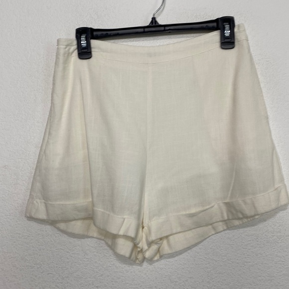 Shein Off White Linen Blend High Rise Cuffed Shorts Size Medium - Picture 1 of 4